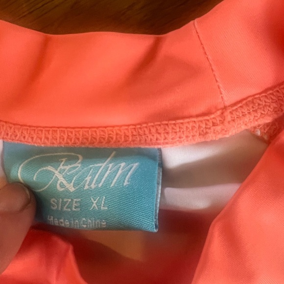 Realm ladies, rash, guard, sun, shirt, excellent condition, XL - Picture 5 of 9